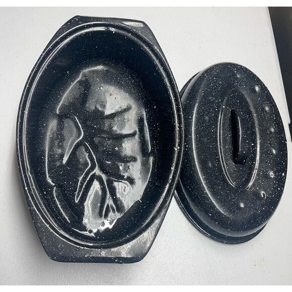 Original Vintage Farmhouse Enamelware Black Speckled Robin Roaster w/ Lid r1 - Picture 2 of 5